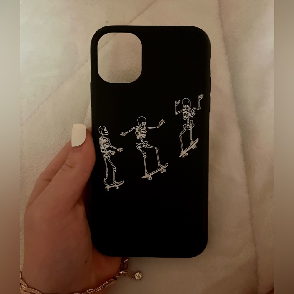 skeleton i phone case